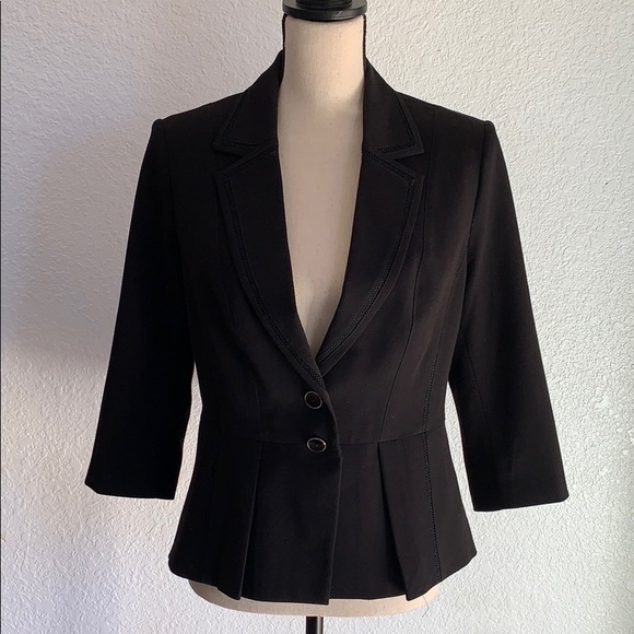 White House Black Market Jackets & Blazers - 💜 White House Black Market Lace detail Blazer